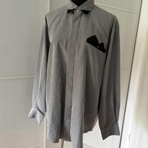 Bluse Grau mit Kontrast-Brusttasche