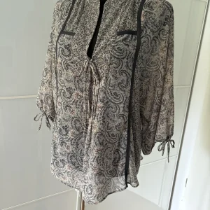 Zara Basic Bluse Mix-Print Paisley Leo