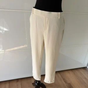 Vero Moda Creme Cropped Hose