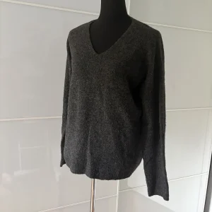 Only Camilla Anthrazit V-Neck Pullover