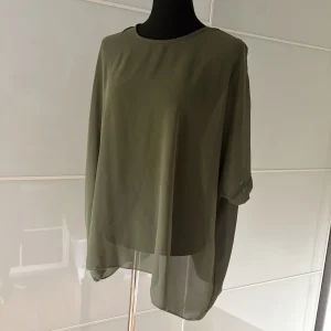Van Der Rich Olivgruene Oversize Chiffon-Bluse