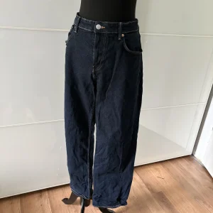 H&M dunkelblaue Jeans Regular Fit