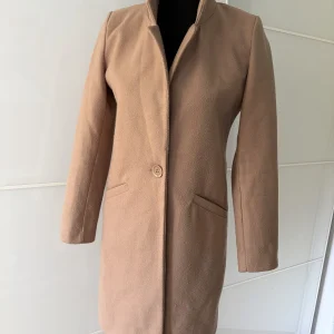 Damen Mantel in Camel mit Stehkragen