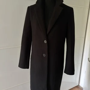 Eleganter Damen-Mantel schwarz, The Outerwear