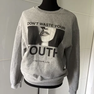 Tally Weijl Sweatshirt mit Print "Don't Waste Your Youth"