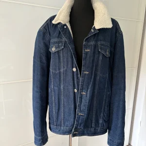 Gefütterte Jeansjacke mit Teddykragen dunkelblau