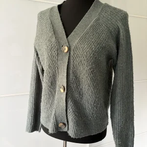 ONLY Strickjacke grau mit Knopfleiste