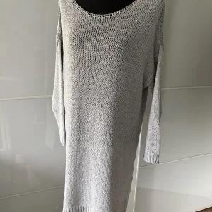 XUNA Grobstrick-Pullover in Grau mit Metallic-Faden
