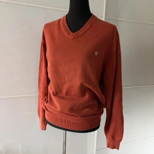 Basefield V-Ausschnitt Pullover Terracotta