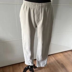 Zara Hose Beige mit elastischem Bund