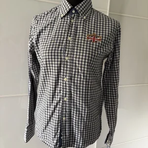 Hackett London Karohemd mit Union-Jack-Stickerei